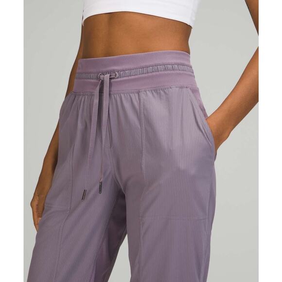 Lululemon Dance Studio Crop Unlined 25 in Dusky Lavender - Picture 5 of 9